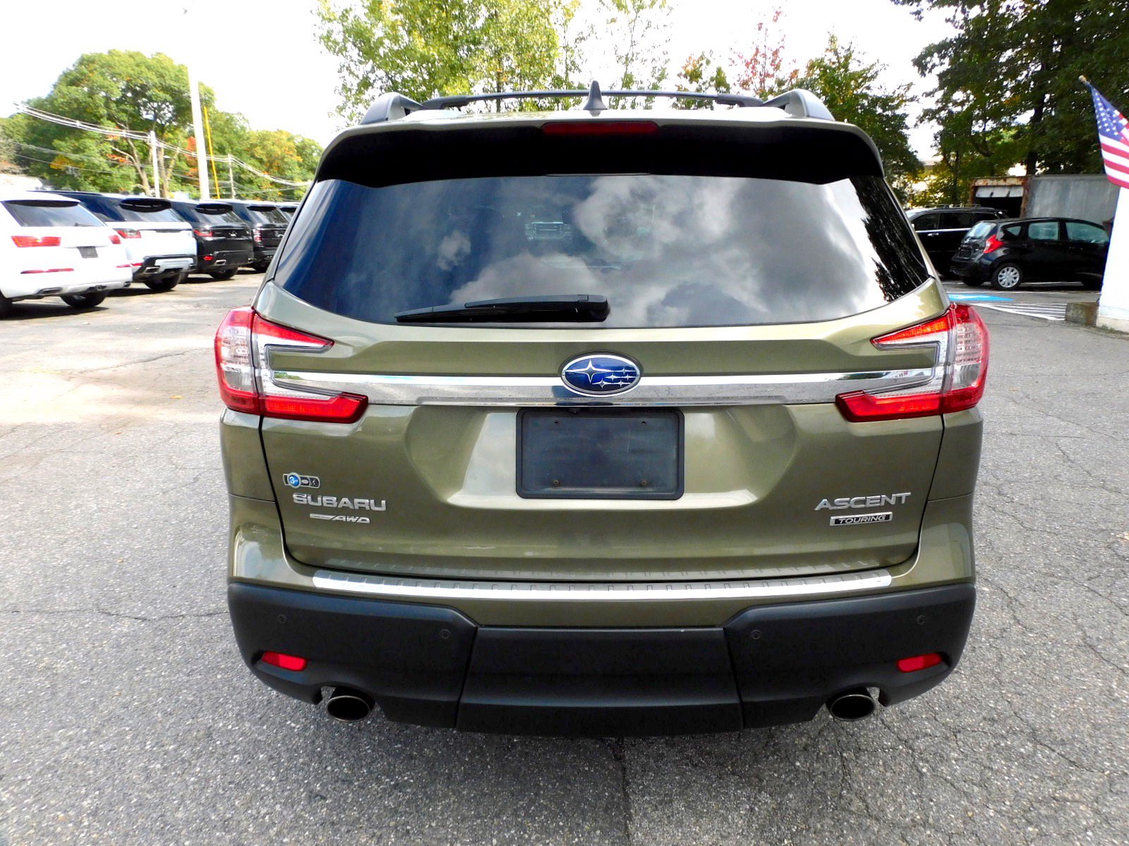 Used 2023 Subaru Ascent Touring AWD/4WD image 4