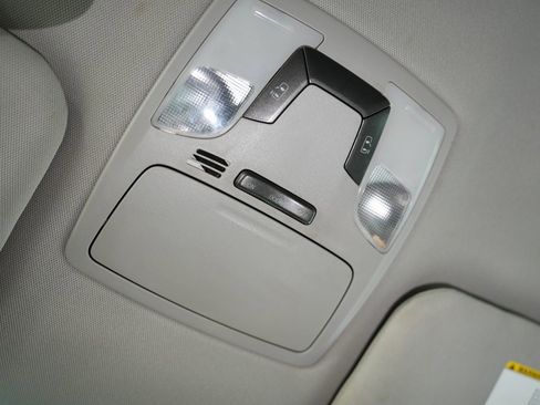 Used 2015 Toyota Sienna LE image 51