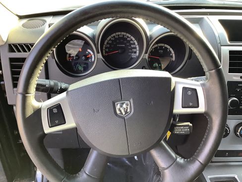 Used 2011 Dodge Nitro SXT image 13