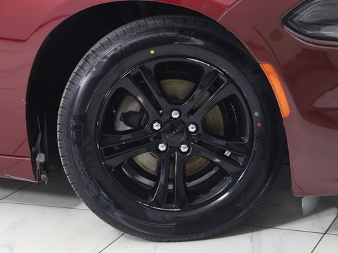 Used 2019 Dodge Charger SXT image 12