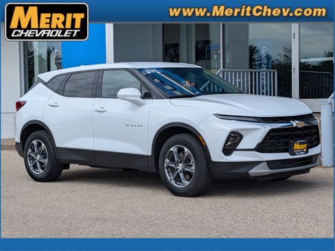 Certified 2025 Chevrolet Blazer LT AWD/4WD image 1