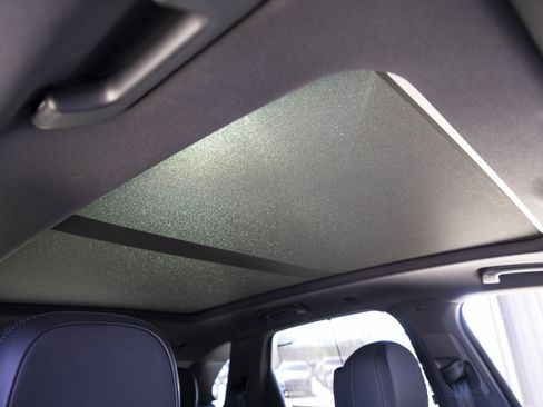 Certified 2025 Porsche Cayenne S image 37