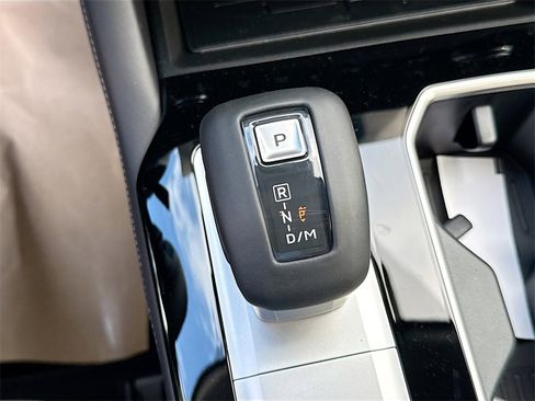 New 2026 Mitsubishi Outlander SE image 17