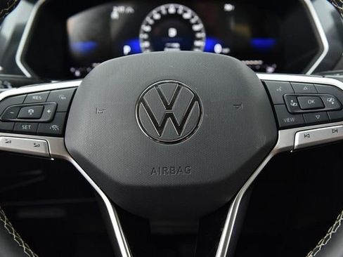 Certified 2024 Volkswagen Tiguan SE AWD/4WD image 19