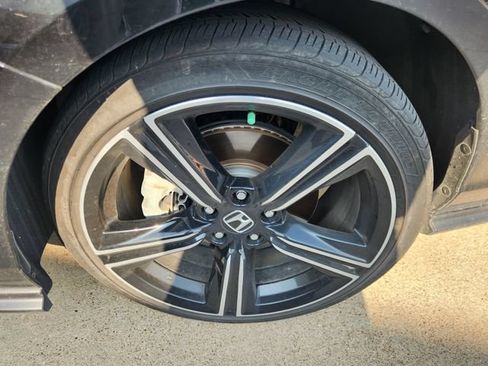 Used 2024 Honda Accord Sport image 8