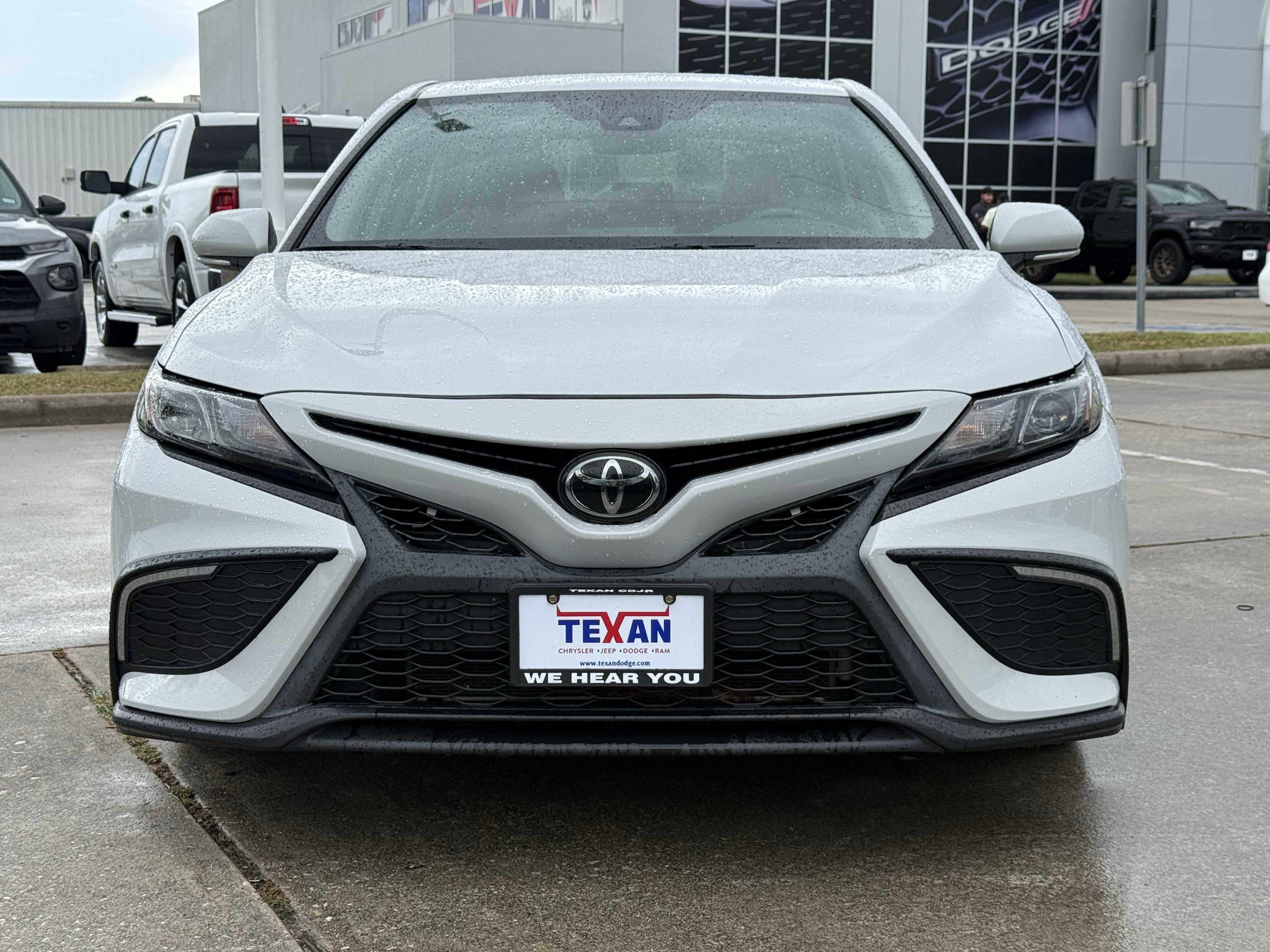 Used 2023 Toyota Camry SE FWD image 10