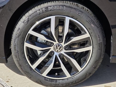 New 2026 Volkswagen Jetta SE image 9