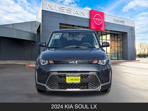 Used 2024 Kia Soul LX w/ Option Group 015 image 4