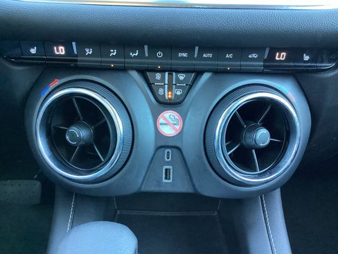 Used 2025 Chevrolet Blazer LT image 22