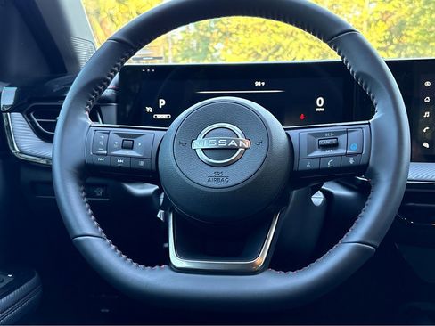 New 2025 Nissan Kicks SR image 16