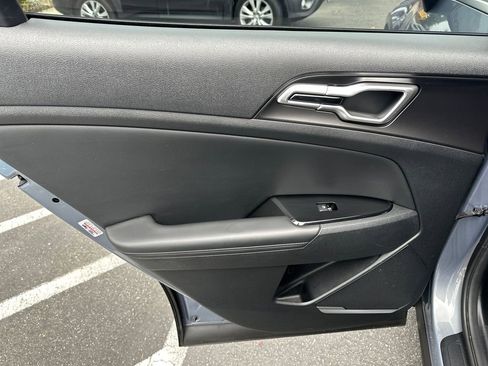 Used 2023 Kia Sportage EX image 13