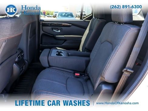 Certified 2025 Honda Pilot Sport image 11