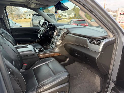 Used 2020 Chevrolet Suburban LT image 19