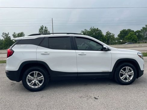 Used 2019 GMC Terrain SLE w/ Driver Convenience Package FWD image 4