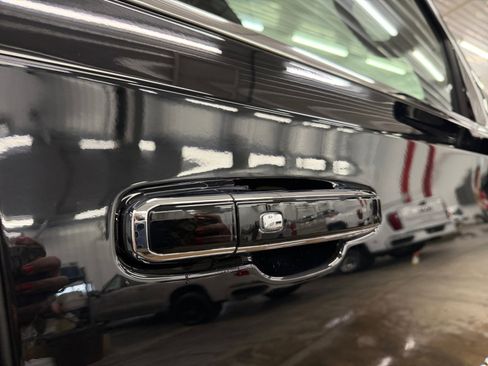 Used 2025 GMC Yukon Denali image 34