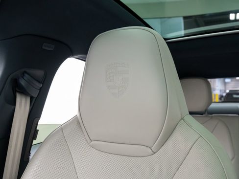 Certified 2023 Porsche Cayenne S image 28