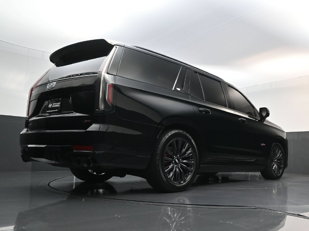 Used 2023 Cadillac Escalade V w/ LPO, ONYX Package AWD/4WD image 30