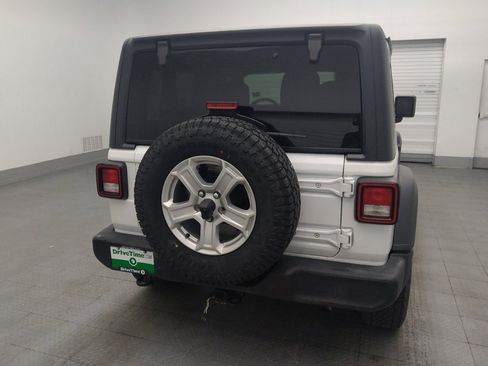 Used 2019 Jeep Wrangler Sport AWD/4WD image 7