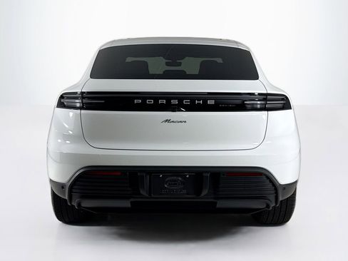 Used 2025 Porsche Macan Electric RWD image 4