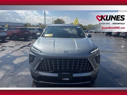 New 2026 Buick Enclave Avenir w/ Super Cruise Package image 2