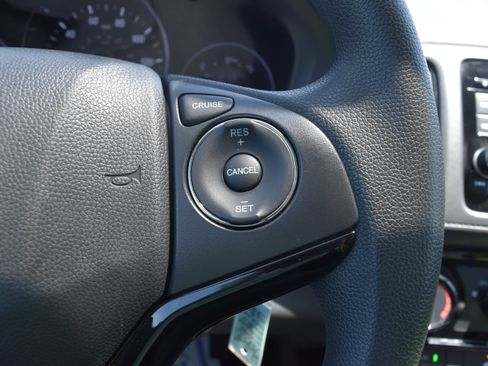 Certified 2021 Honda HR-V LX image 17