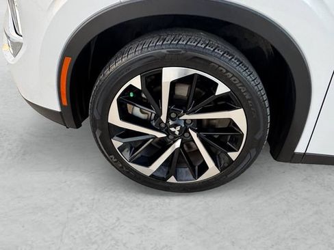 Used 2024 Mitsubishi Outlander SE FWD image 23