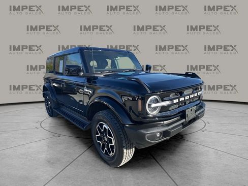 Used 2025 Ford Bronco Outer Banks image 15