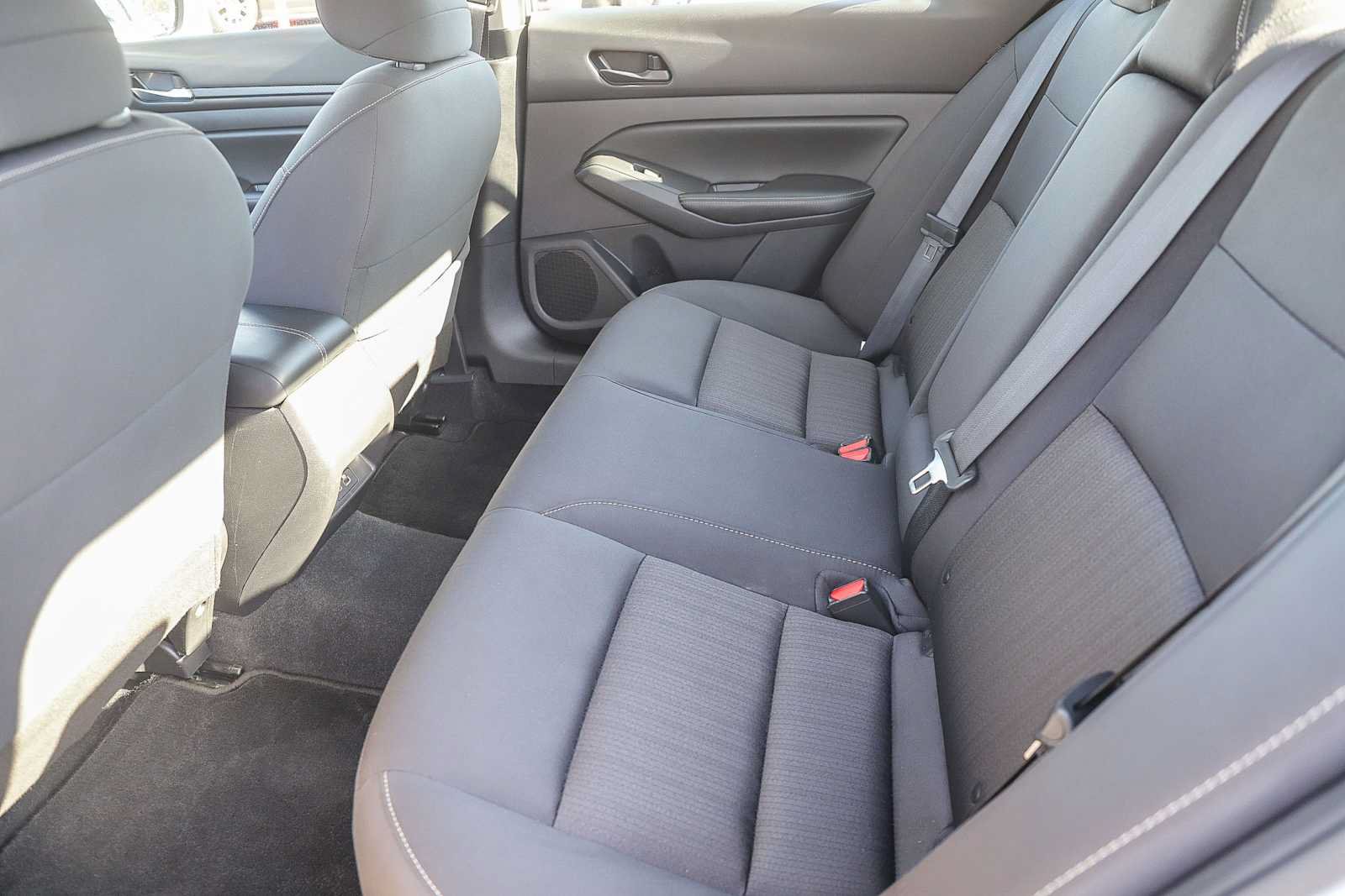 Used 2024 Nissan Altima 2.5 SV FWD image 21