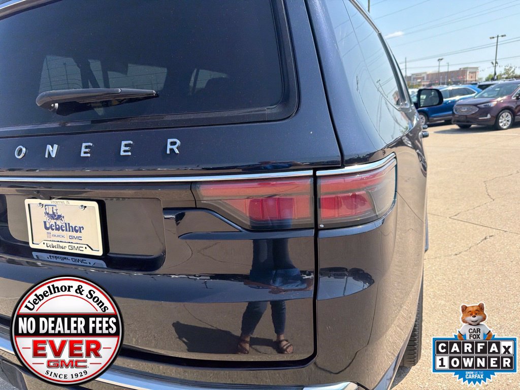 Used 2025 Jeep Wagoneer L Series II w/ 8-pass Seating Package AWD/4WD image 10