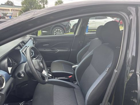 Used 2025 Nissan Versa SV FWD image 36