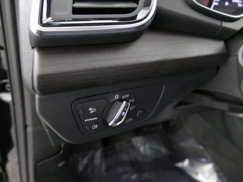 Used 2023 Audi Q5 2.0T Premium w/ Convenience Package image 14