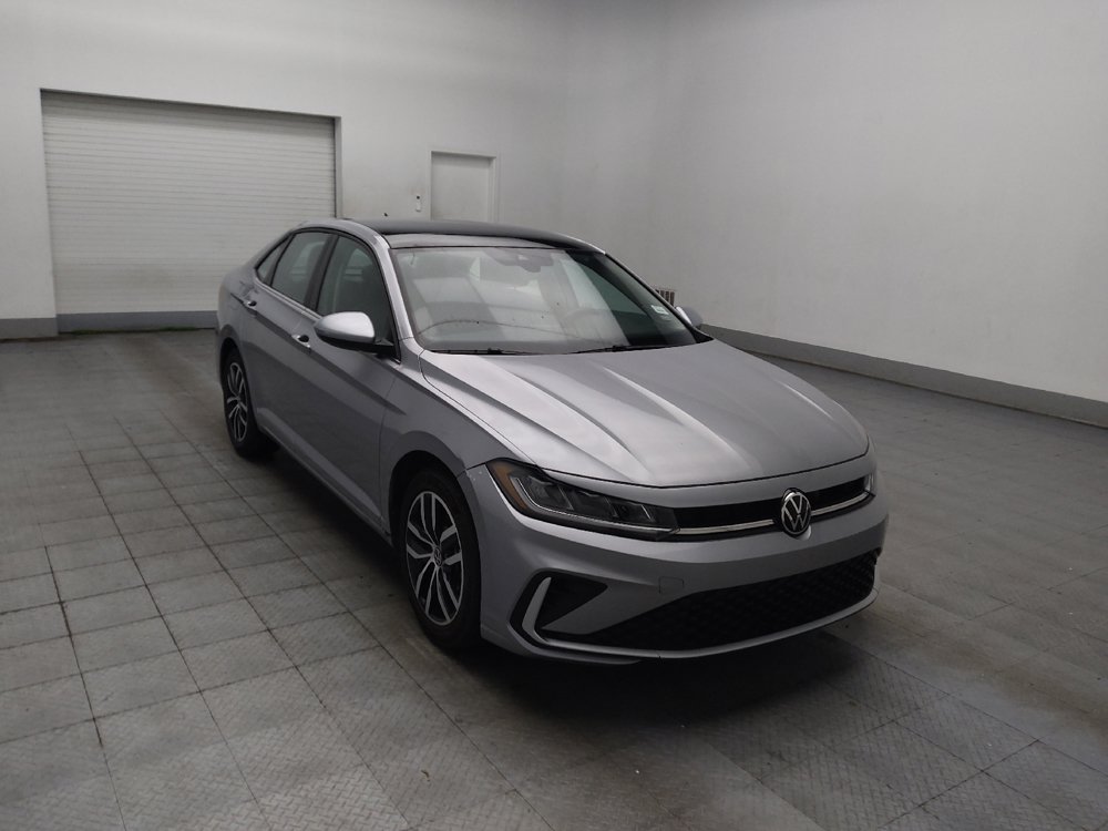 Used 2025 Volkswagen Jetta SE FWD image 13
