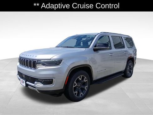Used 2023 Jeep Wagoneer Series III w/ Preferred Equipment Group AWD/4WD image 3