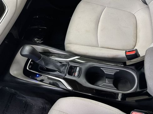 Used 2020 Toyota Corolla LE FWD image 28