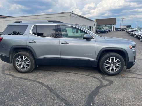 Used 2023 GMC Acadia SLT AWD/4WD image 4