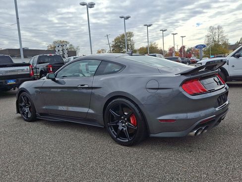 Used 2021 Ford Mustang Shelby GT500 w/ Carbon Fiber Handling Package image 7
