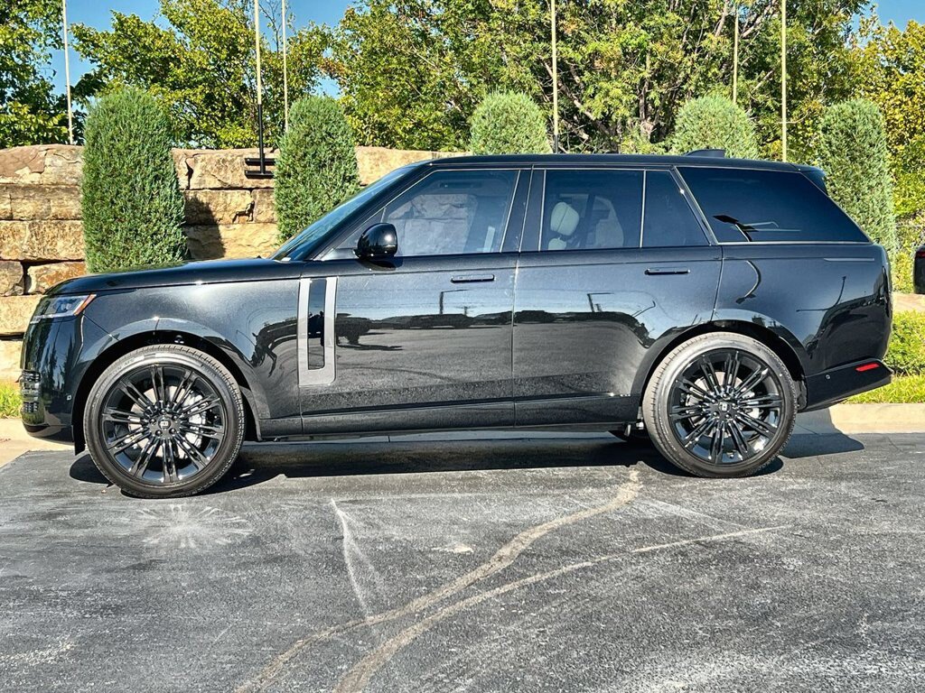 New 2027 Land Rover Range Rover SE AWD/4WD image 2