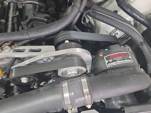 Used 2016 Nissan 370Z NISMO RWD image 2