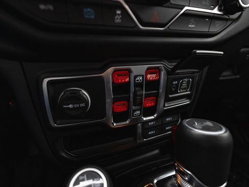 Used 2023 Jeep Wrangler Unlimited Sahara image 21