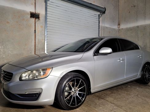 Used 2016 Volvo S60 T5 Premier image 5