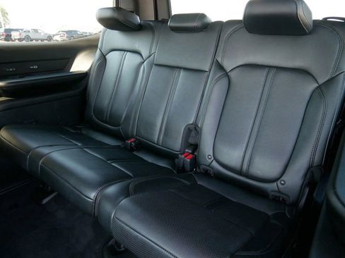Used 2023 Jeep Wagoneer Series III w/ Flexible Seating Group image 13