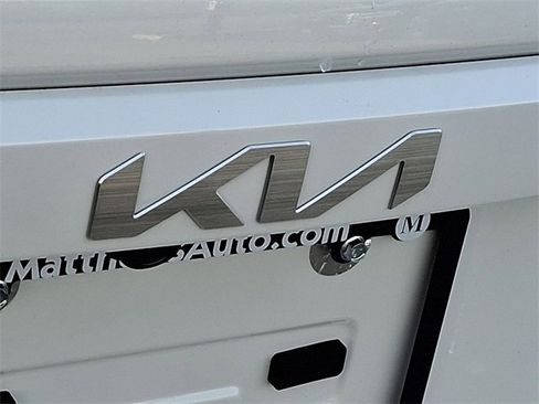 Certified 2025 Kia Niro LX image 30