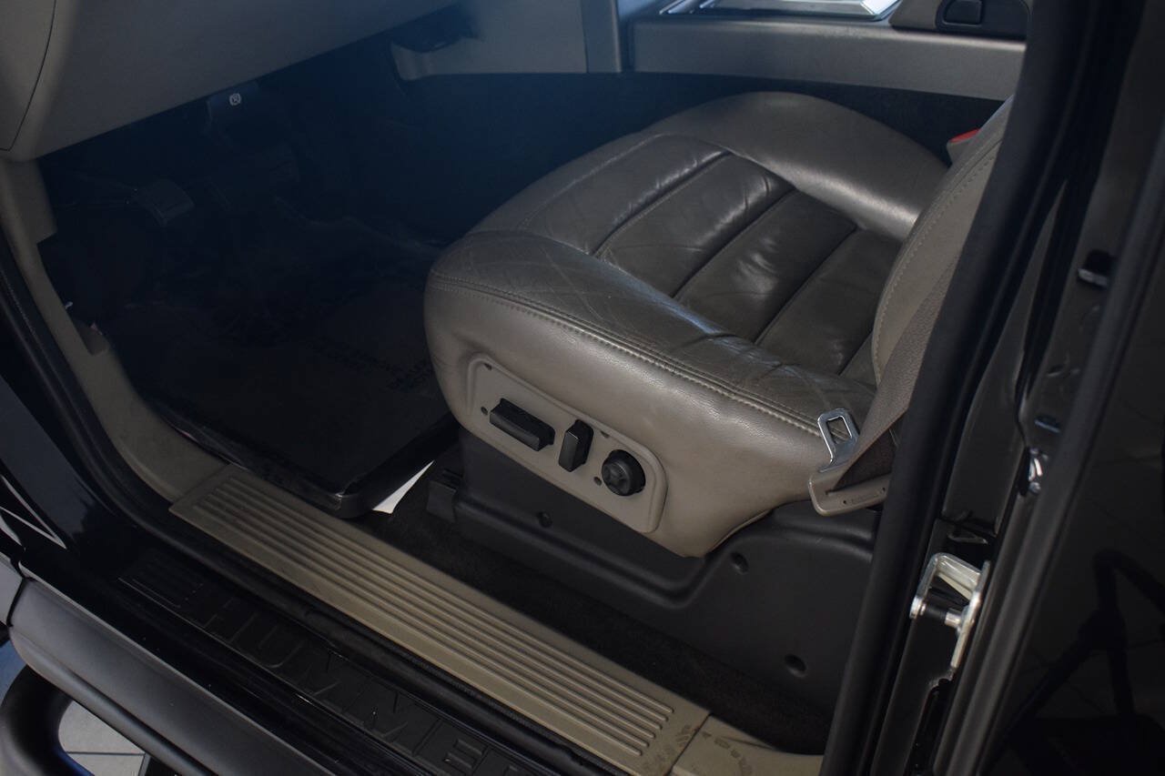 Used 2003 HUMMER H2 w/ Preferred Equipment Group AWD/4WD image 26