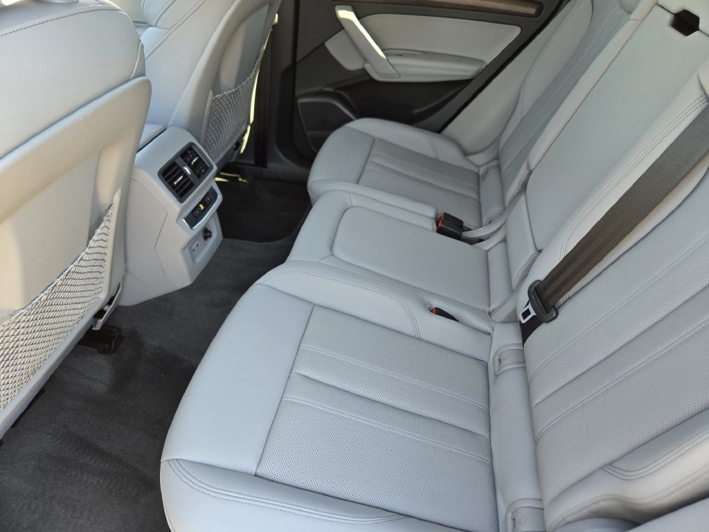 Certified 2023 Audi Q5 2.0T Premium Plus AWD/4WD image 40