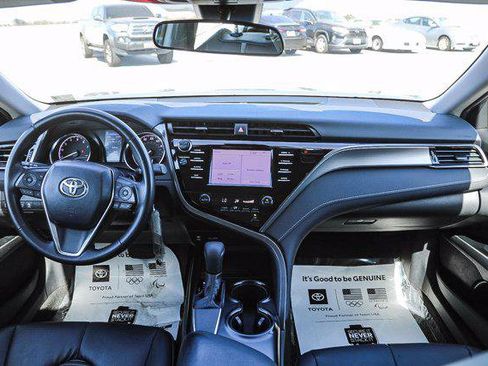 Certified 2019 Toyota Camry SE image 11