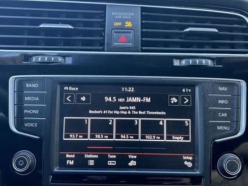 Used 2016 Volkswagen Golf R 4-Door image 35