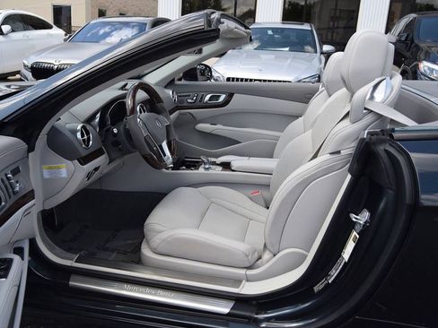 Used 2013 Mercedes-Benz SL 550 image 48