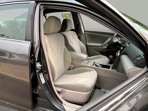 Used 2010 Toyota Camry FWD image 8