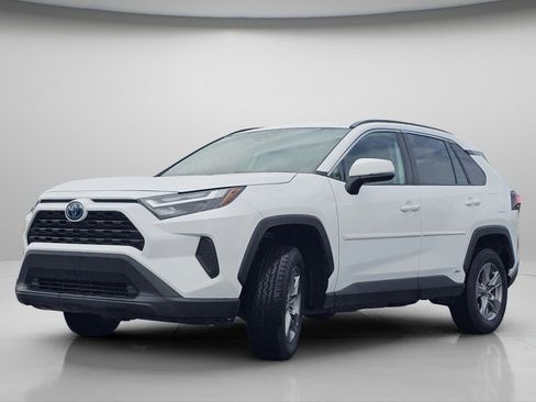 Used 2024 Toyota RAV4 LE AWD/4WD image 19