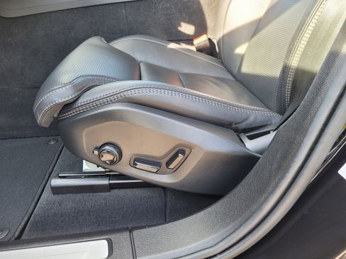 Certified 2024 Volvo XC60 T8 Ultimate w/ Protection Package Premier image 14